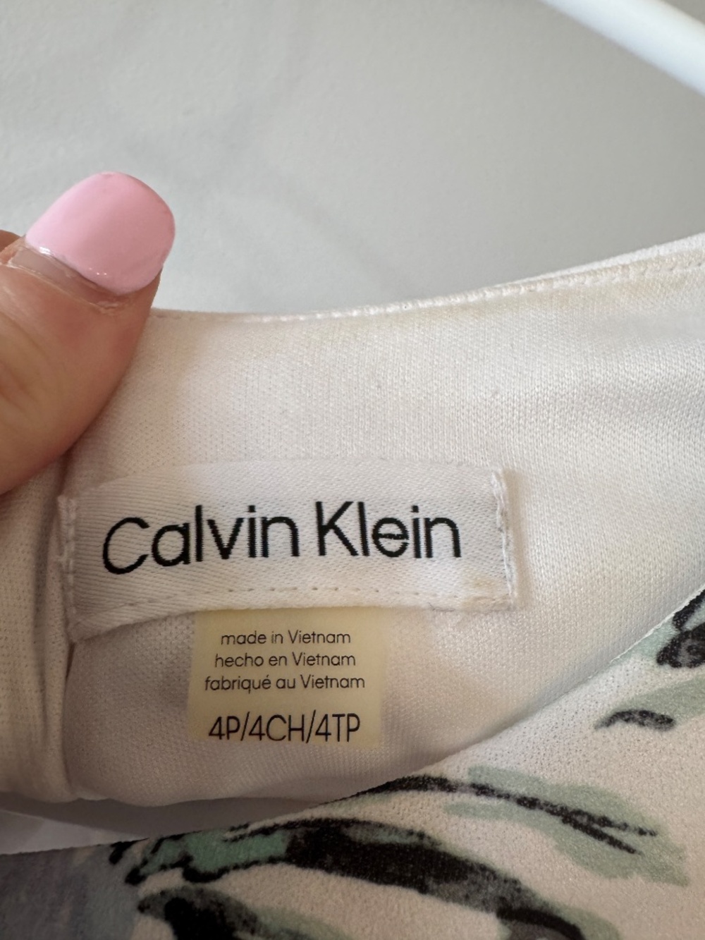 Calvin Klein dress size 4P - Picture 4 of 4